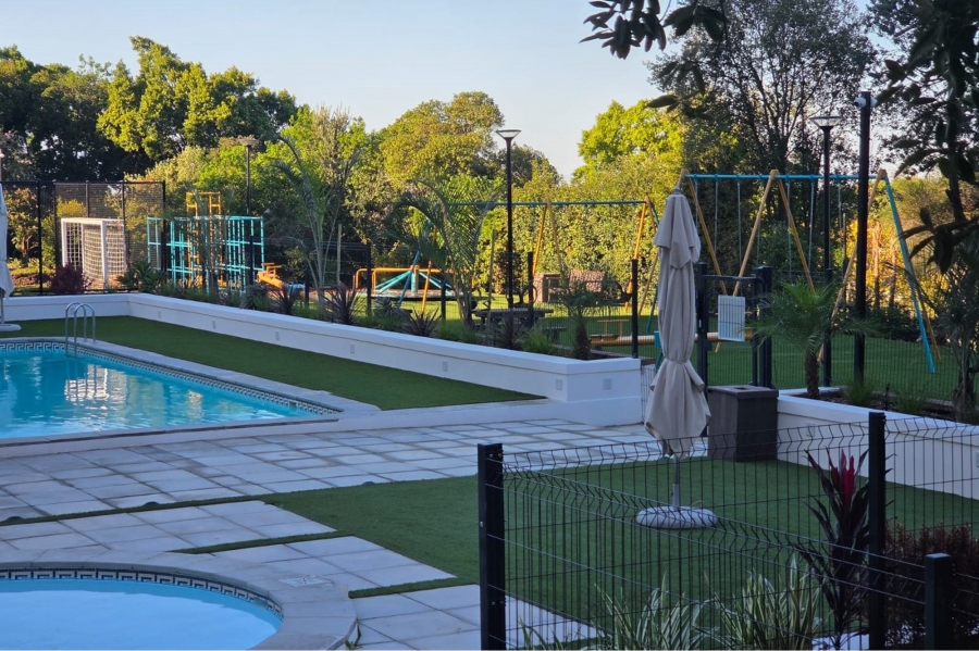 1 Bedroom Property for Sale in Loevenstein Western Cape